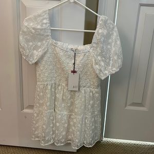 Andree by Unit
White tunic top